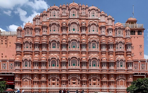 A híres dzsajpuri rózsaszín palota, a Havá Mahal