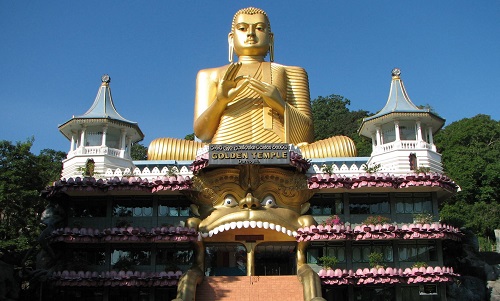 A híres dambullai Aranytemplom Srí Lankában