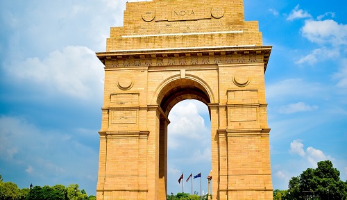 Újdelhi egyik nevezetessége, a hatalmas India-kapu