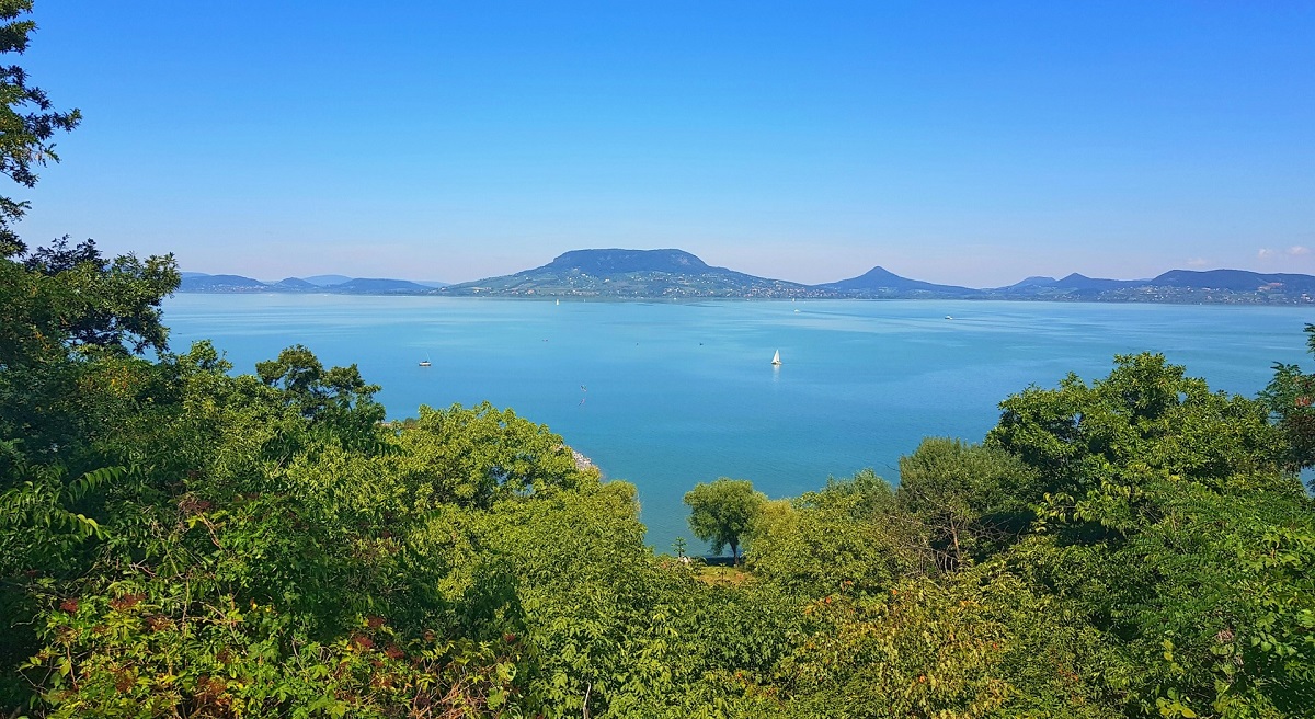 Az egyik legszebb magyar táj: a Balaton és a Badacsony (illusztráció)